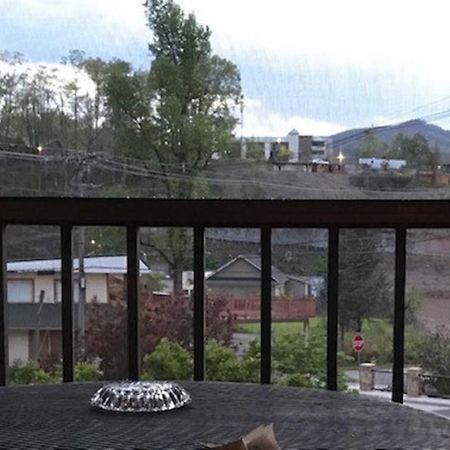 Spacious Downtown Condo Walking Distance To Downtown Gatlinburg Sleeps 6 Guests Екстериор снимка