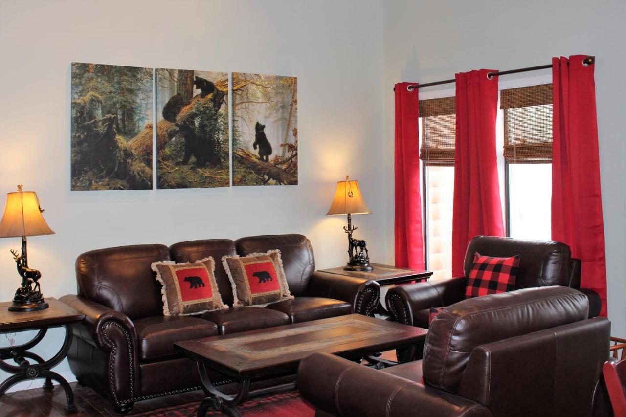 Spacious Downtown Condo Walking Distance To Downtown Gatlinburg Sleeps 6 Guests Екстериор снимка