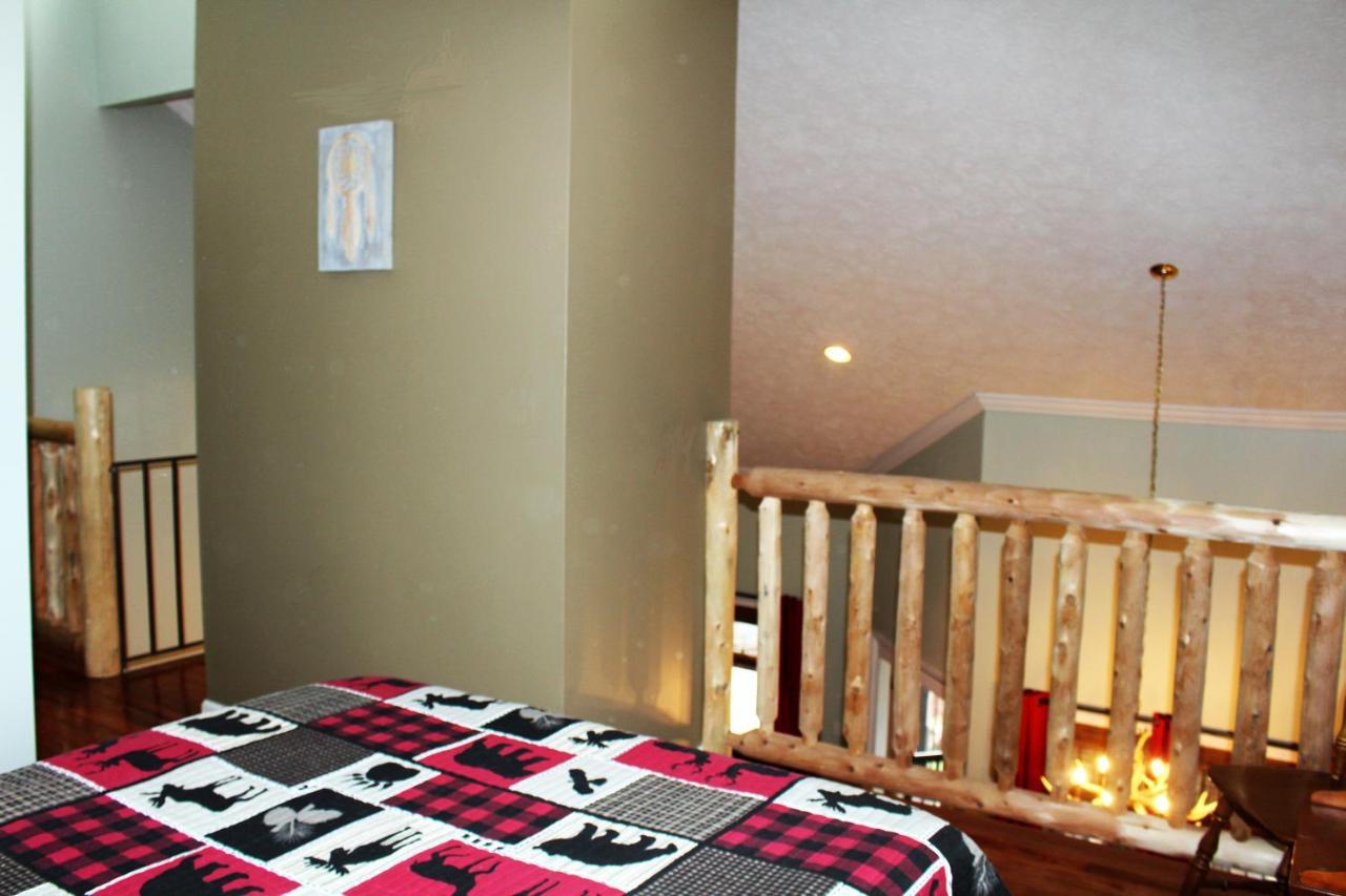 Spacious Downtown Condo Walking Distance To Downtown Gatlinburg Sleeps 6 Guests Екстериор снимка