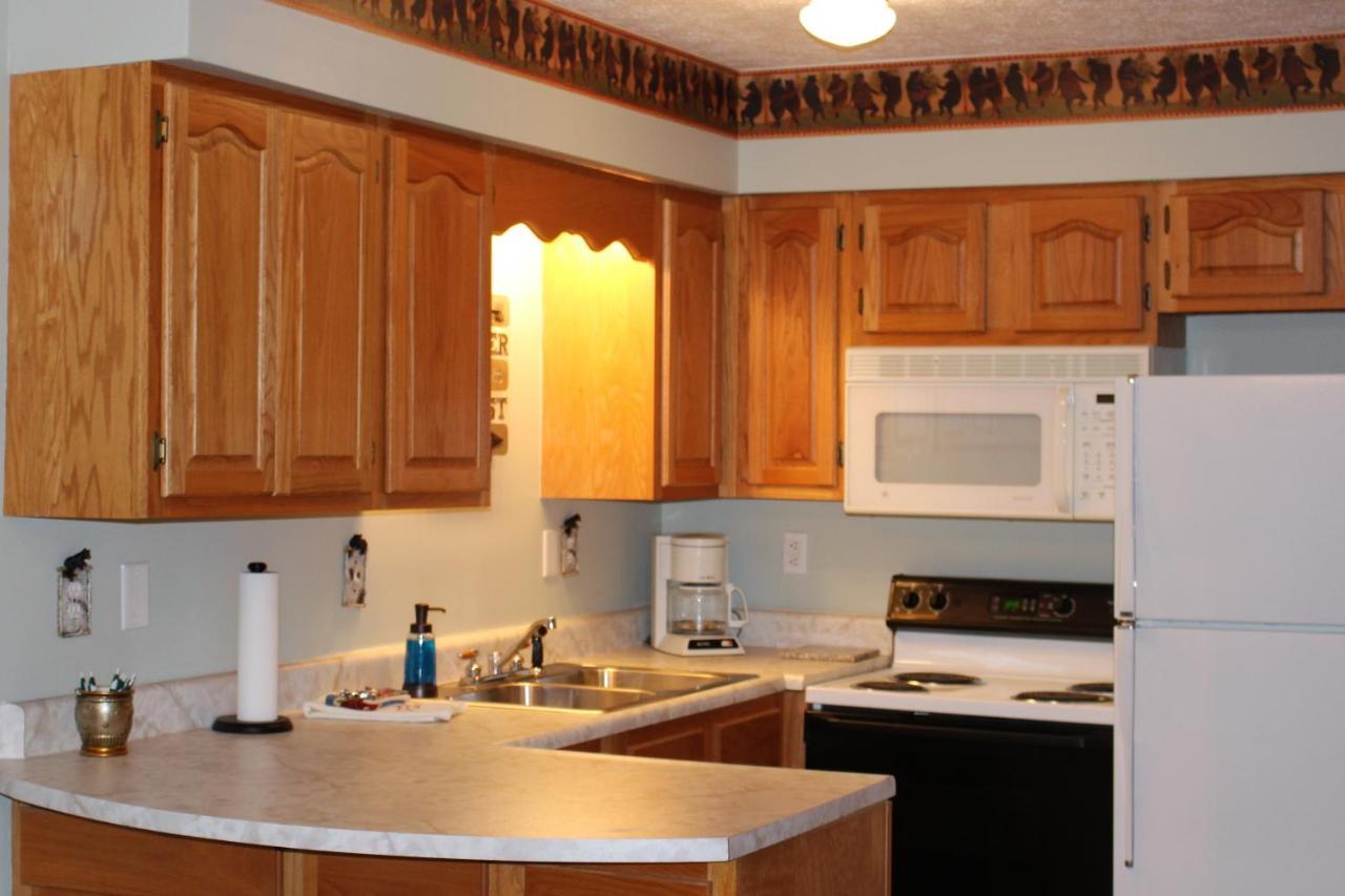 Spacious Downtown Condo Walking Distance To Downtown Gatlinburg Sleeps 6 Guests Екстериор снимка