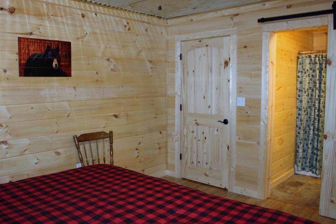 Spacious Downtown Condo Walking Distance To Downtown Gatlinburg Sleeps 6 Guests Екстериор снимка
