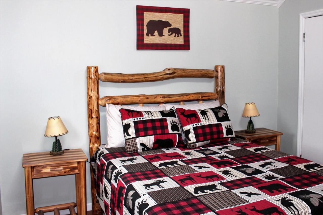 Spacious Downtown Condo Walking Distance To Downtown Gatlinburg Sleeps 6 Guests Екстериор снимка