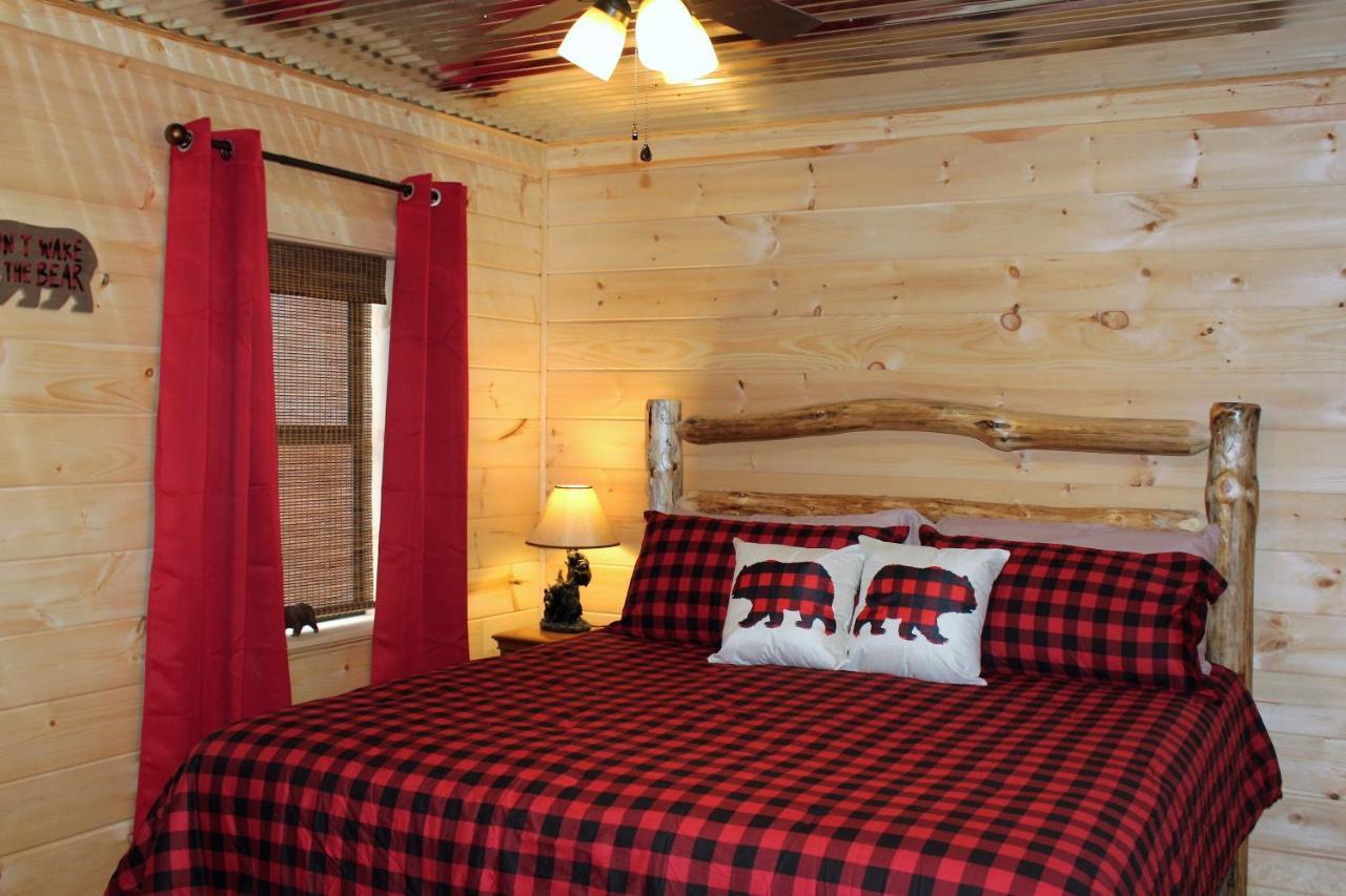 Spacious Downtown Condo Walking Distance To Downtown Gatlinburg Sleeps 6 Guests Екстериор снимка